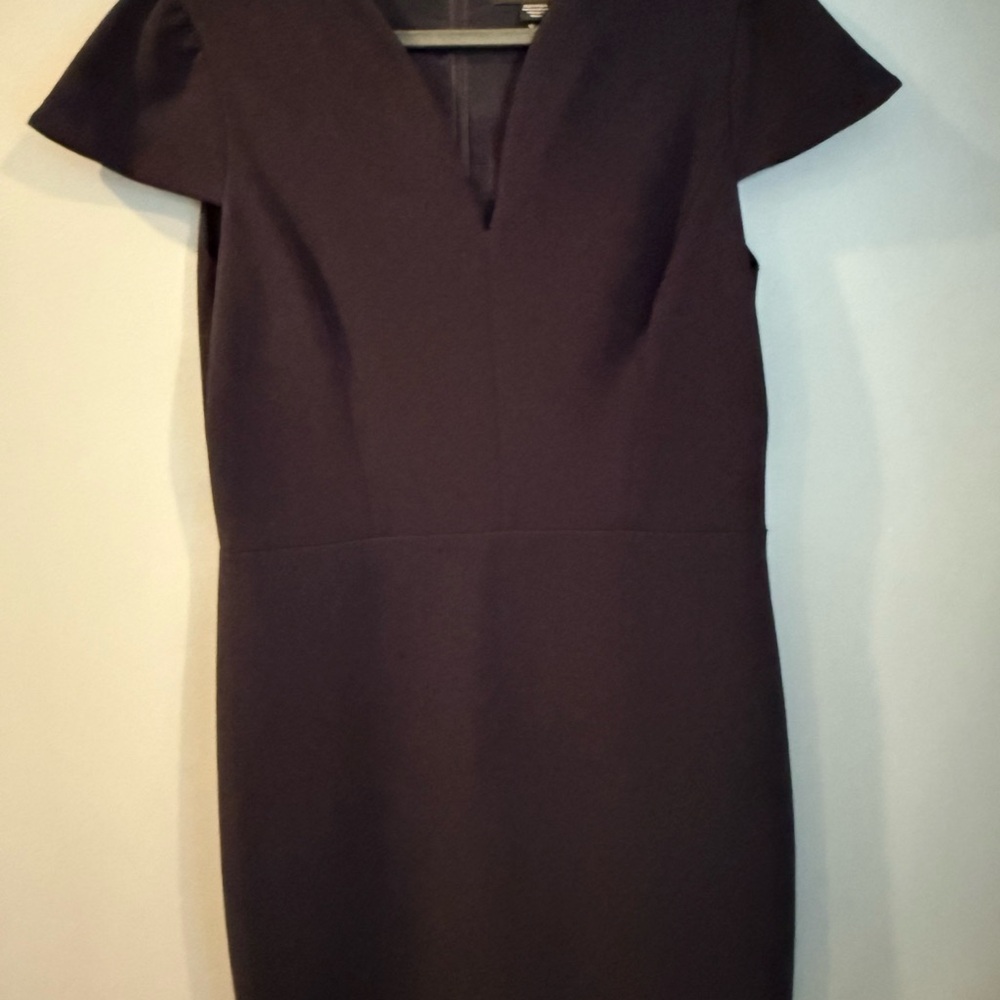 Maggy London Black Sheath Dress V-Neck Flutter Cap Sleeves